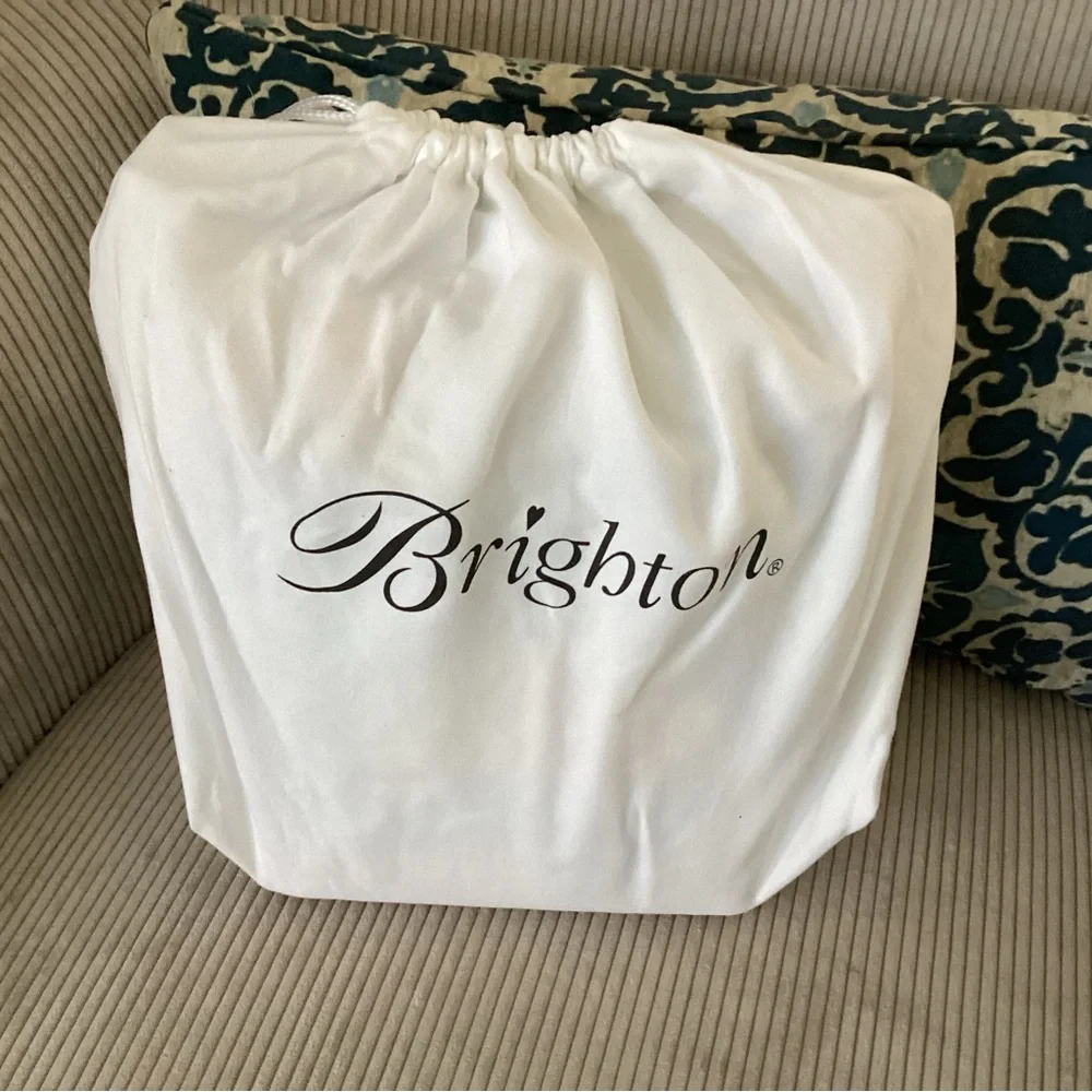 Brighton Bella Vita Embroidered Canvas Medium Messenger Bag - Picture 11 of 12